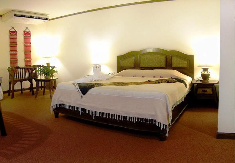 Phuphaya Resort Pattaya Pokoj fotografie